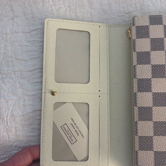 Cream Wallet - Picture 4 of 8
